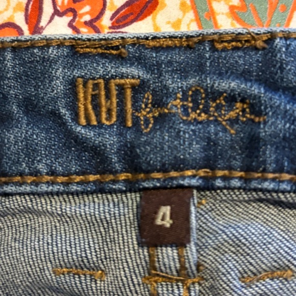 Kut Catherine Boyfriend Jean - size 4 - Picture 7 of 9